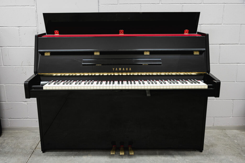 YamahaC108-pianiino, klaverite müük