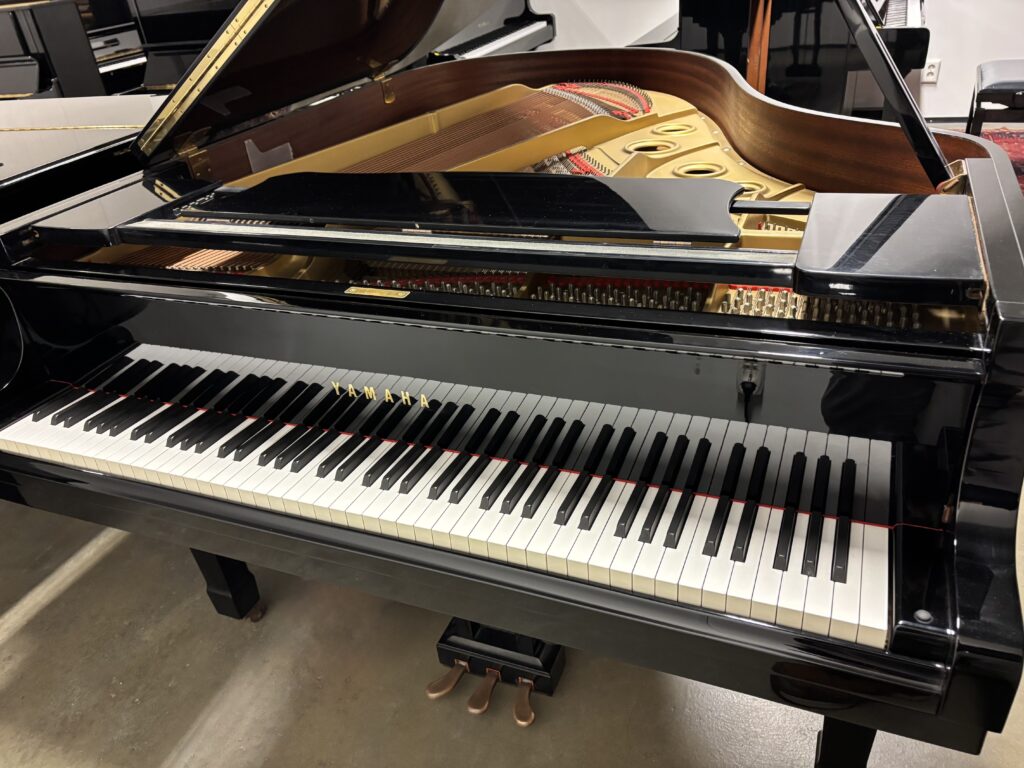 Yamaha G3B, tiibklaver, ungruklaver
